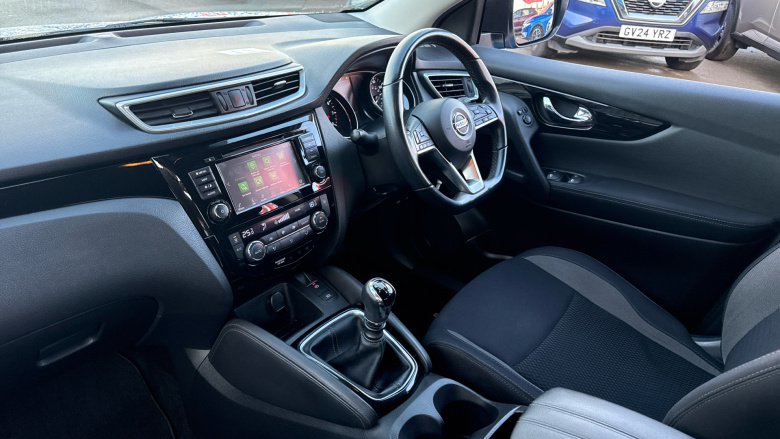 Nissan Qashqai 1.3 DiG-T Acenta Premium 5dr Petrol Hatchback